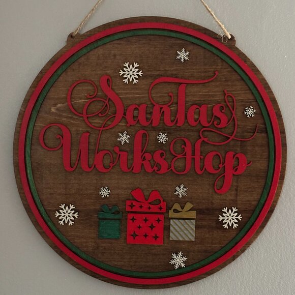 🎁 Handmade Santa’s Workshop Sign – Festive Holiday Hanger - Picture 1 of 1